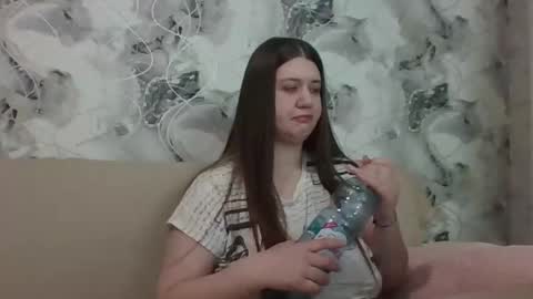 Aletta Oushen online show from March 6, 2025, 1:14 pm