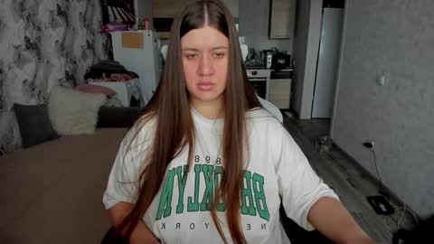 Aletta Oushen online show from November 13, 2025, 10:03 am