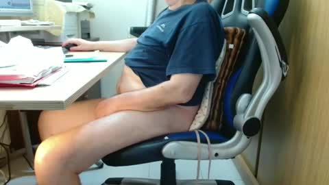 alex47100 online show from April 7, 2026, 8:48 am