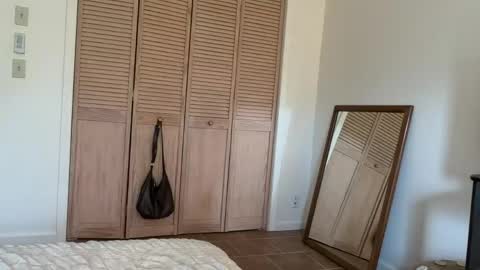 alex  online show from April 15, 2026, 7:58 pm