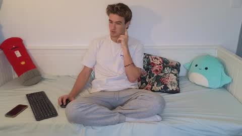 Alex83530 online show from December 18, 2025, 8:42 am