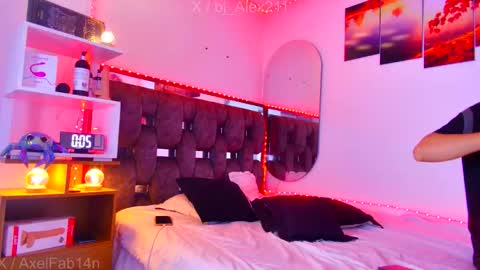 sneider online show from November 9, 2025, 8:40 pm