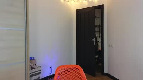 FAVORITE online show from February 22, 2025, 11:57 pm