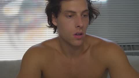 Alex Stone online show from October 24, 2025, 7:10 pm