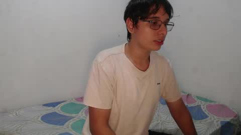 Snapshot of alex_laurentt chatting on May 16, 2026, 7:12 pm Alex Laurentt online show from May 16, 2026, 7:12 pm