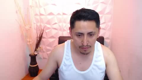 Snapshot of alex_levi chatting on May 22, 2026, 1:28 pm Alex online show from May 22, 2026, 1:28 pm