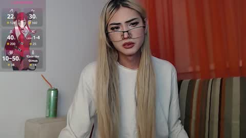 CorneliaLia inst  online show from October 2, 2025, 7:43 pm