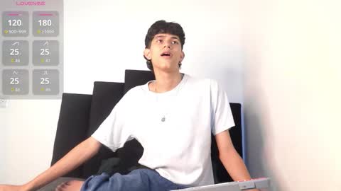 alex_mark_ online show from December 3, 2025, 7:12 pm