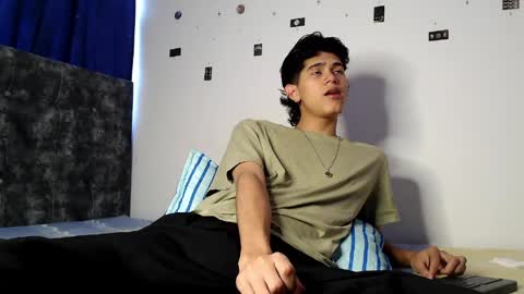 alex_mark_ online show from April 24, 2026, 5:04 pm