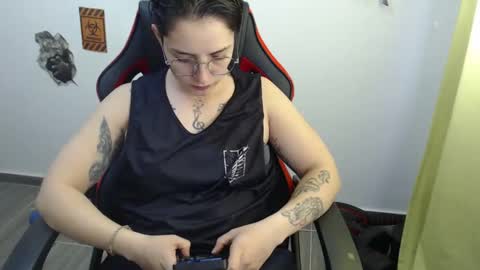 Snapshot of alex_parker07 chatting on December 6, 2024, 8:51 pm Alex Parker online show from December 6, 2024, 8:51 pm