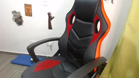 Snapshot of alex_parker07 chatting on December 11, 2024, 12:44 am Alex Parker online show from December 11, 2024, 12:44 am