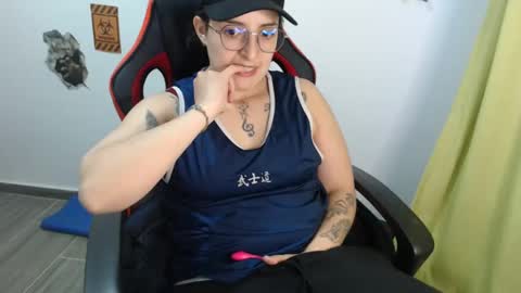 Snapshot of alex_parker07 chatting on December 12, 2024, 10:42 pm Alex Parker online show from December 12, 2024, 10:42 pm