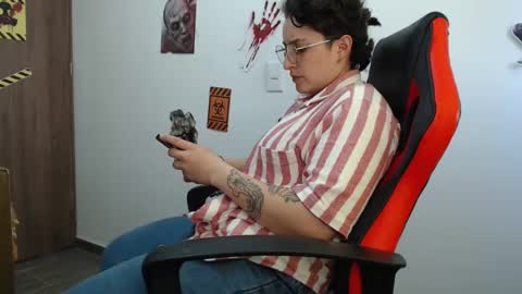 Snapshot of alex_parker07 chatting on December 14, 2024, 9:35 pm Alex Parker online show from December 14, 2024, 9:35 pm