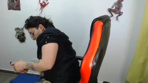 Snapshot of alex_parker07 chatting on December 15, 2024, 10:37 pm Alex Parker online show from December 15, 2024, 10:37 pm