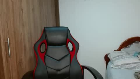 Snapshot of alex_parker07 chatting on December 29, 2024, 2:17 am Alex Parker online show from December 29, 2024, 2:17 am