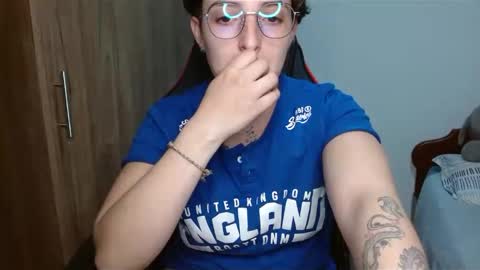 Snapshot of alex_parker07 chatting on January 17, 2025, 2:18 am Alex Parker online show from January 17, 2025, 2:18 am