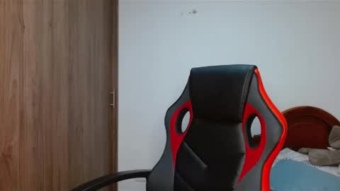 Snapshot of alex_parker07 chatting on January 22, 2025, 2:37 am Alex Parker online show from January 22, 2025, 2:37 am