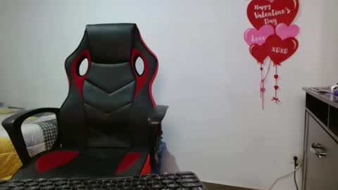 Snapshot of alex_parker07 chatting on February 27, 2025, 1:27 am Alex Parker online show from February 27, 2025, 1:27 am