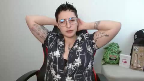 Snapshot of alex_parker07 chatting on October 28, 2025, 8:11 pm Alex Parker online show from October 28, 2025, 8:11 pm