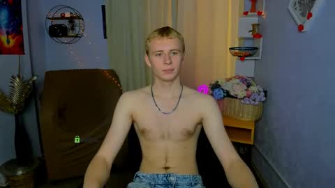 Snapshot of alex_reeding chatting on April 30, 2026, 5:47 am Alex online show from April 30, 2026, 5:47 am