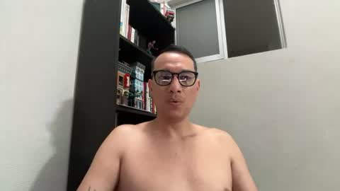 Snapshot of alex_ruiz_ chatting on July 21, 2026, 10:23 pm Alex online show from July 21, 2026, 10:23 pm