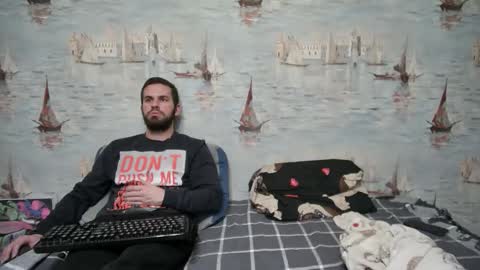 Alex and Sarah online show from October 27, 2025, 9:41 pm