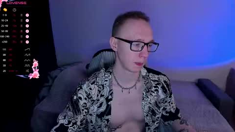 Snapshot of alex_silent chatting on October 15, 2025, 1:00 pm alex_silent online show from October 15, 2025, 1:00 pm