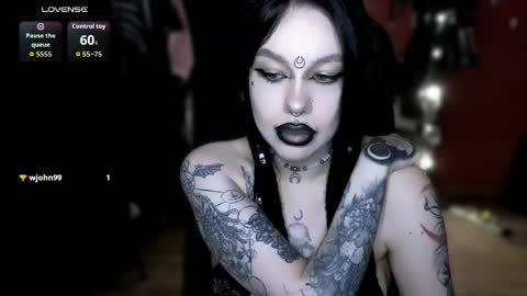 Snapshot of alex_succubus chatting on May 18, 2026, 5:24 am Alex Succubus online show from May 18, 2026, 5:24 am