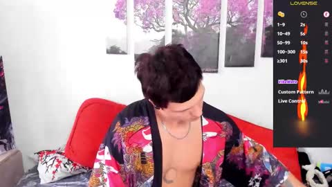 Alex WandHot online show from September 28, 2025, 5:02 am