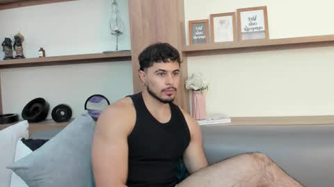 alex_wolf05 online show from February 9, 2026, 4:22 pm