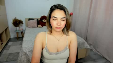 Snapshot of alexa_dolly chatting on May 14, 2026, 9:49 am Alexa online show from May 14, 2026, 9:49 am