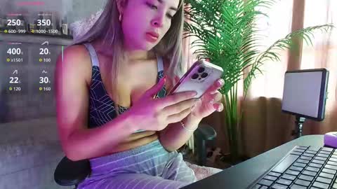 Alejandra online show from September 28, 2025, 5:29 pm