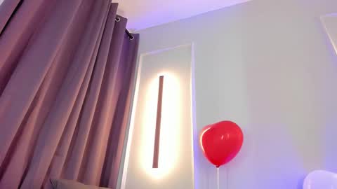 Alexa Millers online show from February 15, 2025, 10:33 am