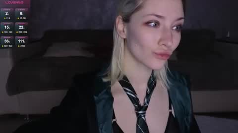 Snapshot of alexa_novak chatting on December 15, 2025, 3:22 am Alexa online show from December 15, 2025, 3:22 am