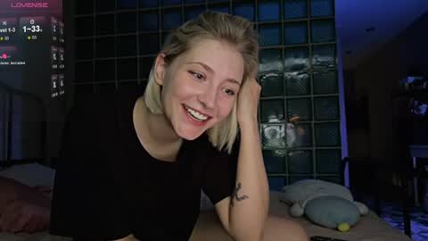 Snapshot of alexa_novak chatting on June 13, 2026, 2:53 am Alexa online show from June 13, 2026, 2:53 am