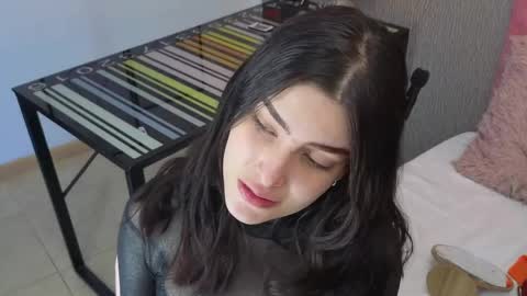 Alexa Thaylor online show from April 22, 2026, 6:42 pm