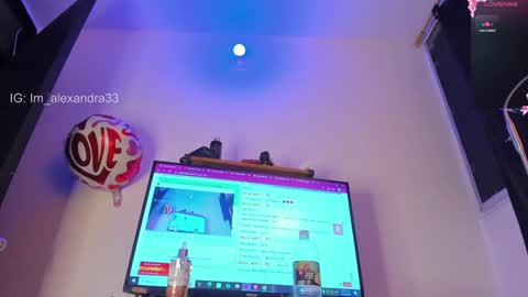 alexa_will online show from December 5, 2024, 1:14 am