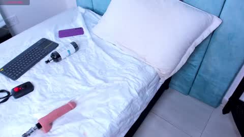 alexaa_small online show from December 28, 2024, 3:04 pm