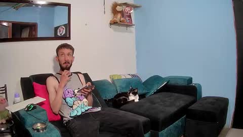 Alexa  y tom online show from October 5, 2025, 1:04 am