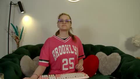 AlexaAvery online show from May 16, 2026, 6:43 am