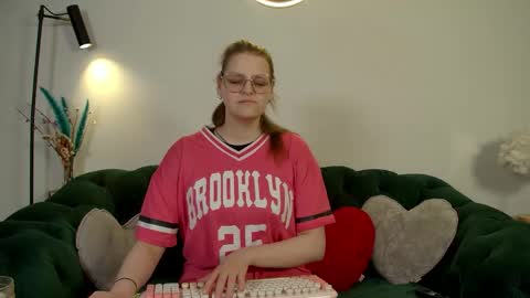 AlexaAvery online show from May 16, 2026, 6:54 am