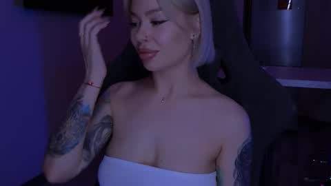 Alexa Mason online show from October 29, 2025, 2:25 am