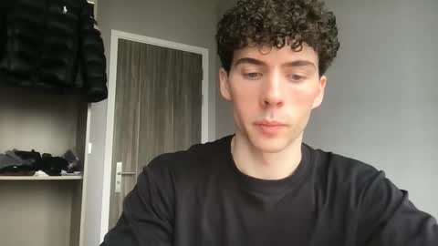 Snapshot of alexander0_ chatting on February 18, 2026, 5:14 am Alexander online show from February 18, 2026, 5:14 am