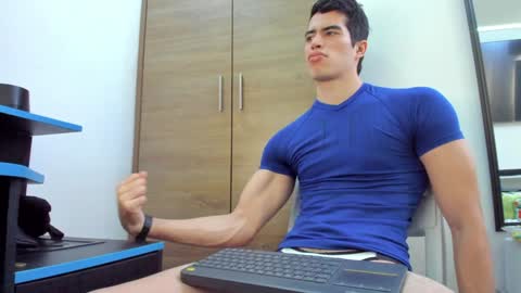 alexander__lips online show from January 7, 2025, 7:17 pm