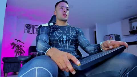 Alex Collin online show from December 19, 2024, 1:18 pm