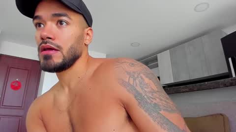 Onlyfansalexmartinezwb  Instagram alexwbmartinez  Twitter martinezcb937 online show from December 31, 2024, 6:02 pm