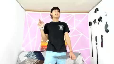 chicos hot online show from January 26, 2025, 7:09 pm