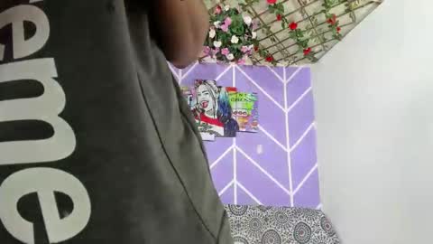 chicos hot online show from February 20, 2025, 12:15 pm