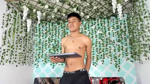 chicos hot online show from February 26, 2025, 8:00 pm