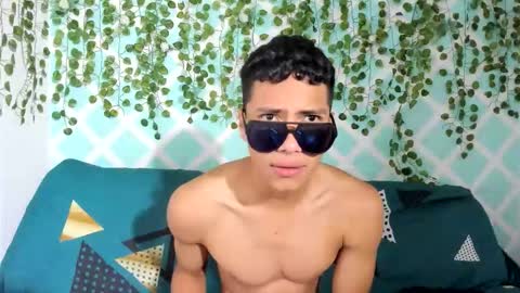 chicos hot online show from September 28, 2025, 1:16 pm